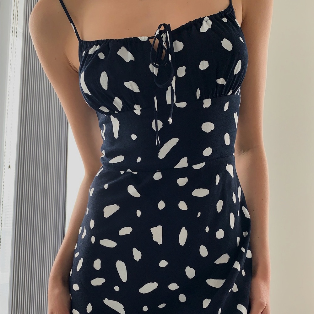 Aritizia Wilfred Bellow Dress